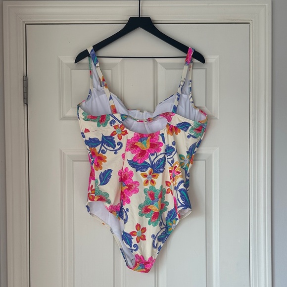 NWT Cupshe Vibrant Floral One Piece Swimsuit - Pink, Blue, and Orange - Picture 4 of 8